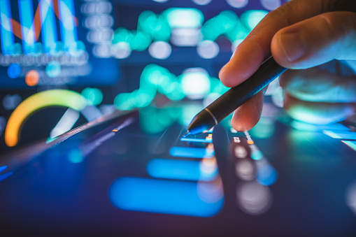 Close-up using digital technology