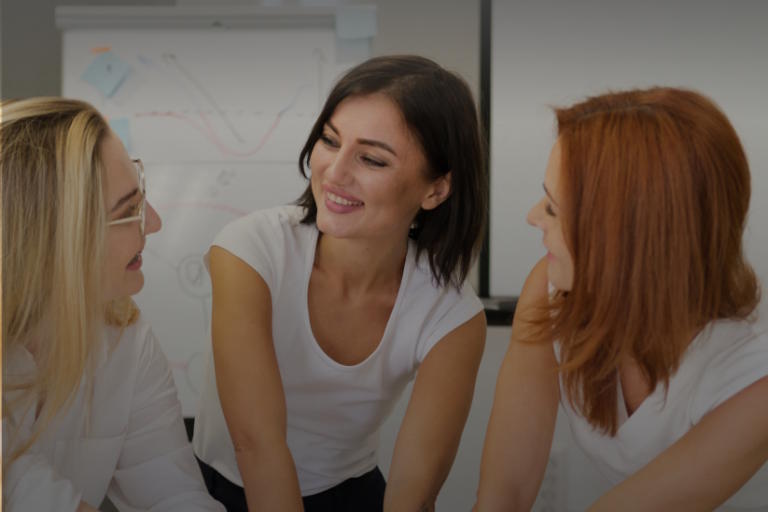 Data Stories #12 – Madres: resilientes, informadas y líderes de transformación